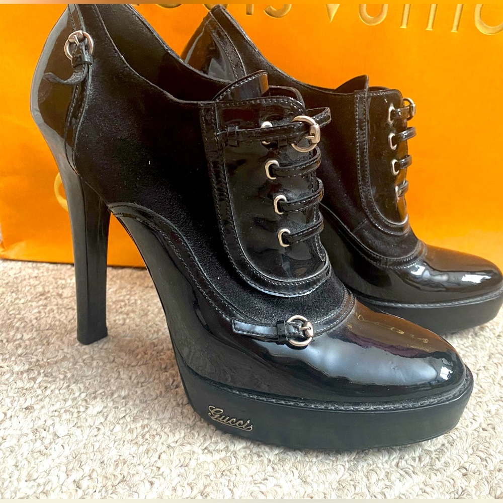 Barely worn good condition. 3.5” heel